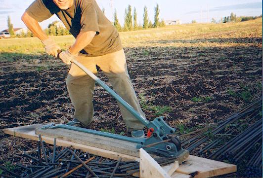 Cutting rebars